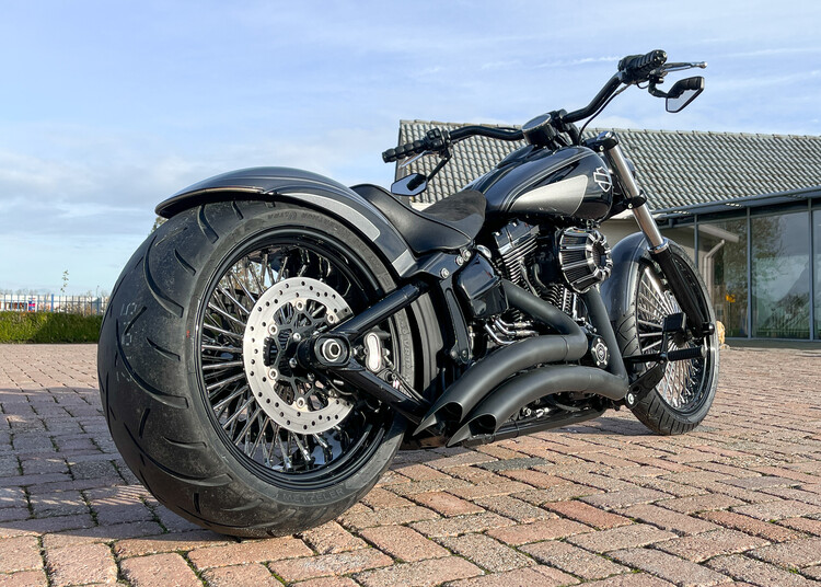 Breakout Custombike