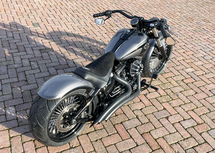 Breakout Custombike