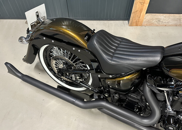 'Dark Matter' Custom Heritage Classic 2020