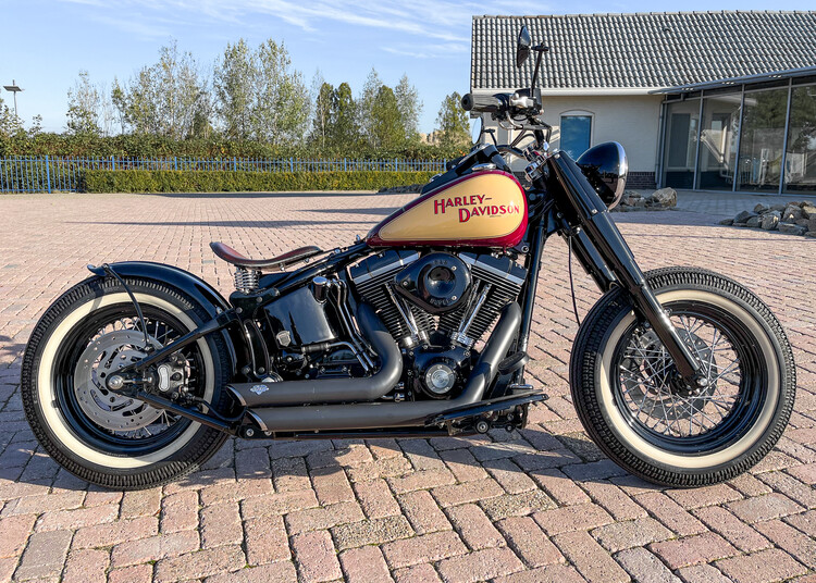 Burgundy Bobber