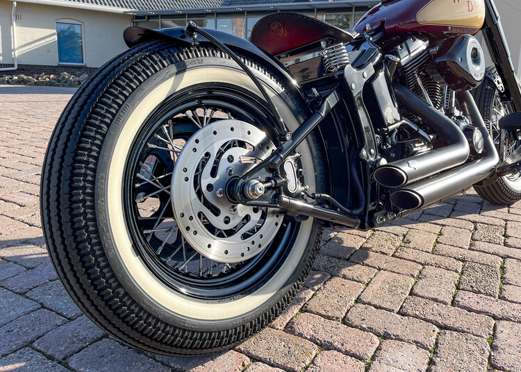 Burgundy Bobber