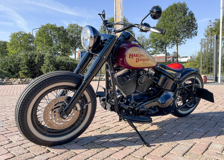 Burgundy Bobber