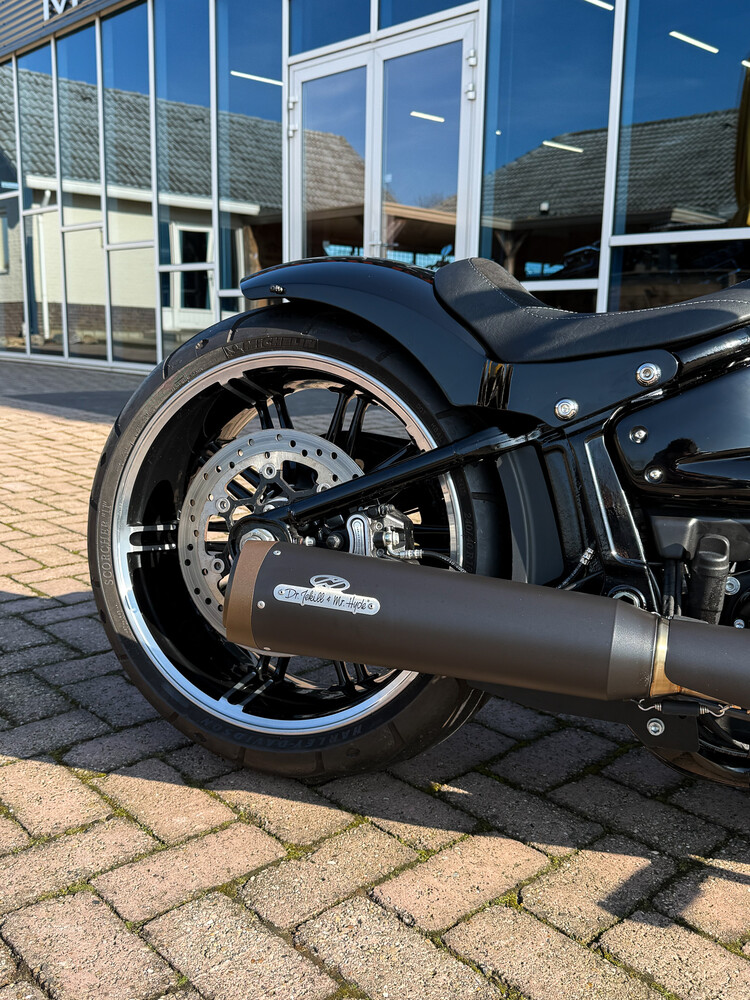 'Syndicate' custom Breakout 2018