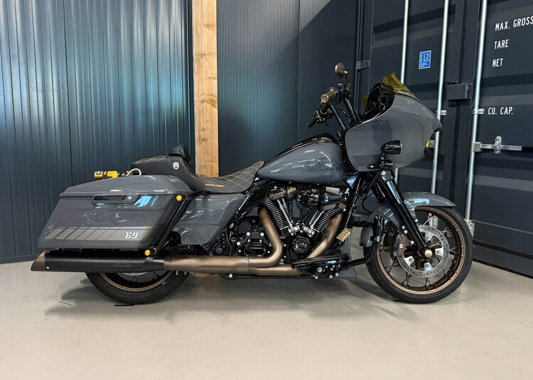 FLTRXS Road Glide ST 117 2023