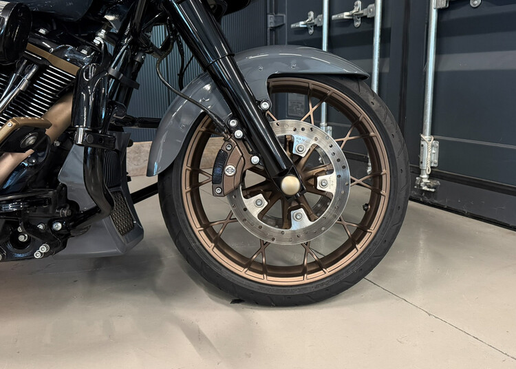 FLTRXS Road Glide ST 117 2023