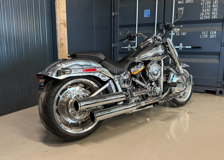 FLSTFI Fat Boy 117 Gray Ghost 2025