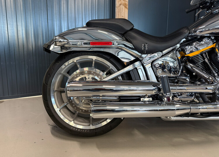 FLSTFI Fat Boy 117 Gray Ghost 2025