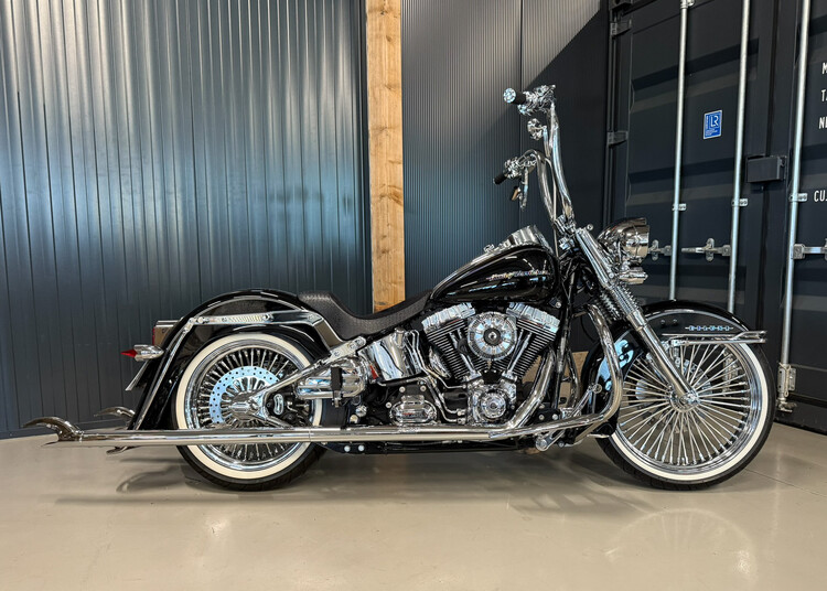 FLSTN Heritage Softail Deluxe 2016