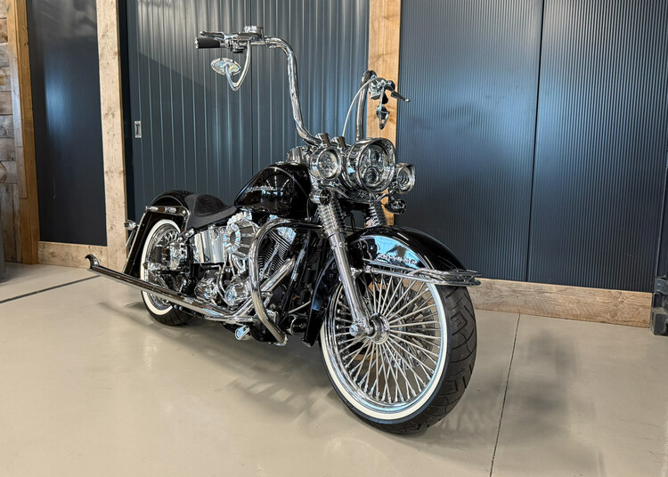 FLSTN Heritage Softail Deluxe 2016