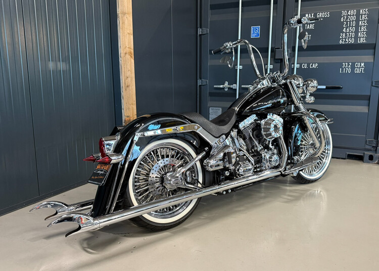 FLSTN Heritage Softail Deluxe 2016
