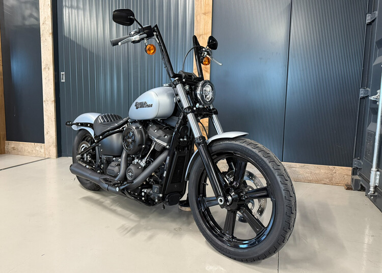 FXBB Street Bob 107 2020