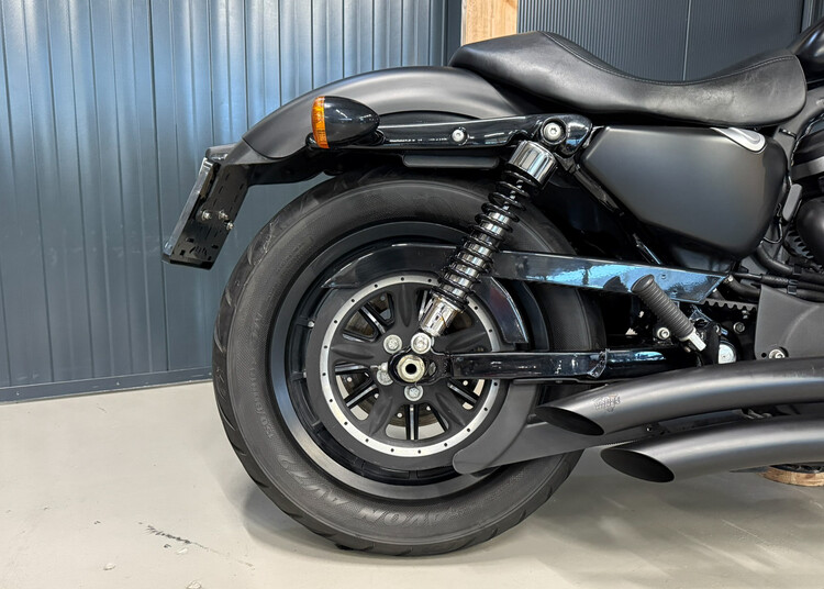 XL 883 N Sportster Iron 2011