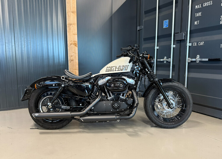 *Sportster XL 1200 X Forty Eight