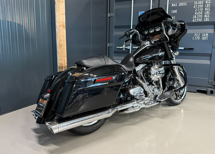 FLHXS - 2015 Street Glide Special