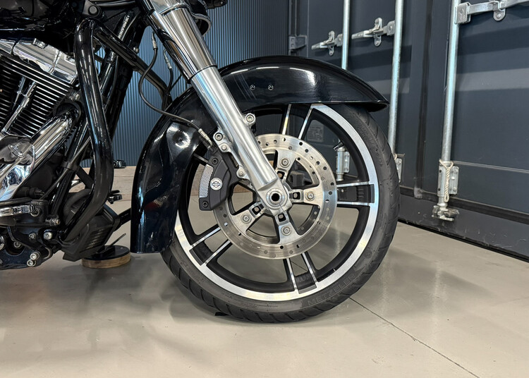 FLHXS - 2015 Street Glide Special