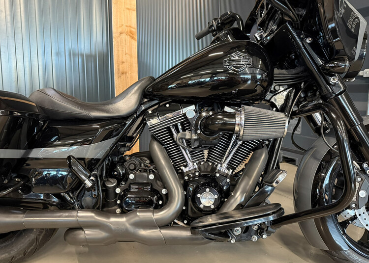 FLHXS Custom Street Glide Special 2015