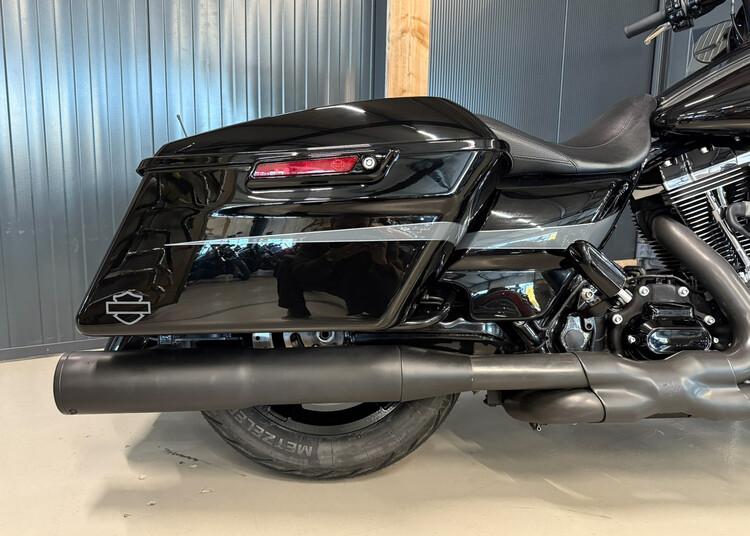 FLHXS Custom Street Glide Special 2015