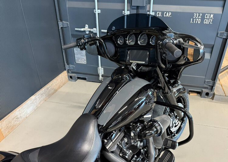 FLHXS Custom Street Glide Special 2015