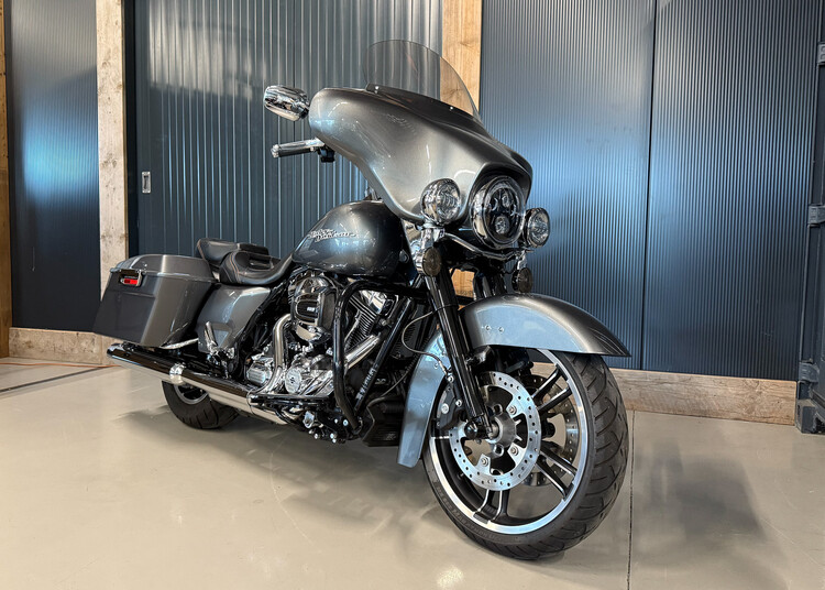 FLHXS Street Glide Special 103 2013