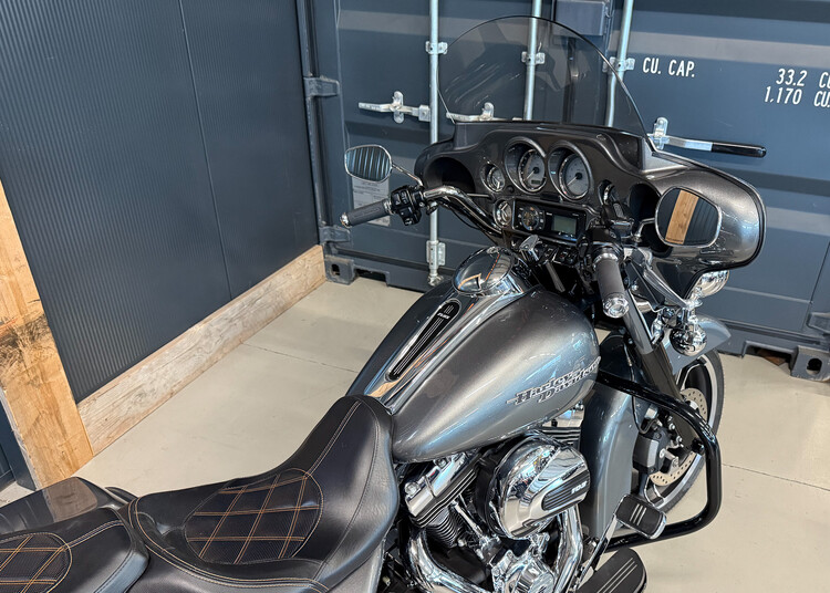 FLHXS Street Glide Special 103 2013