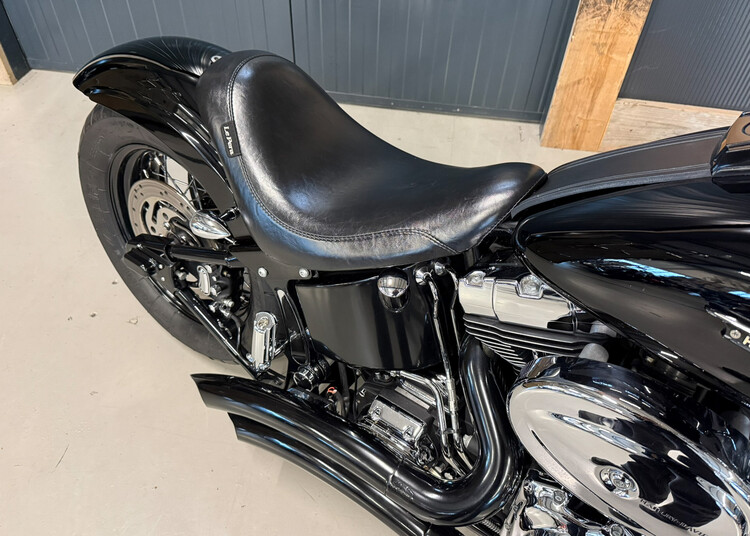 FXSTD Softail Deuce Custom 2001