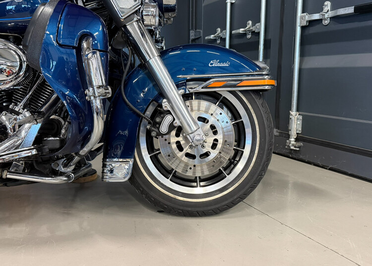 FLHTC Electra Glide Classic 1999