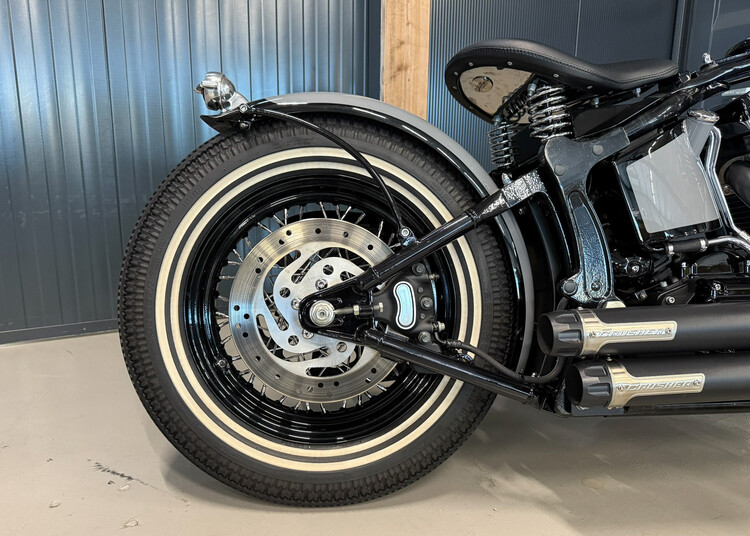 FLSTC Softail Custom 2004