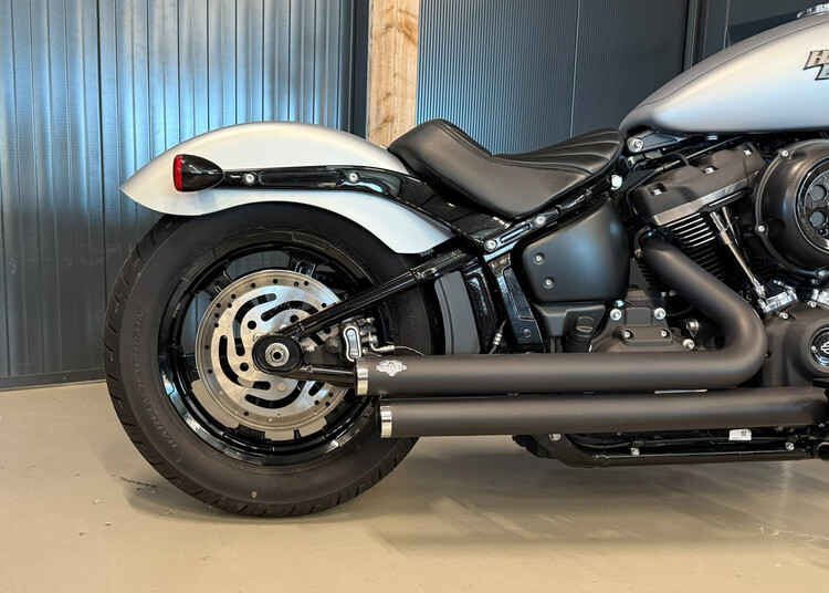 *FXBB Street Bob 107 2020