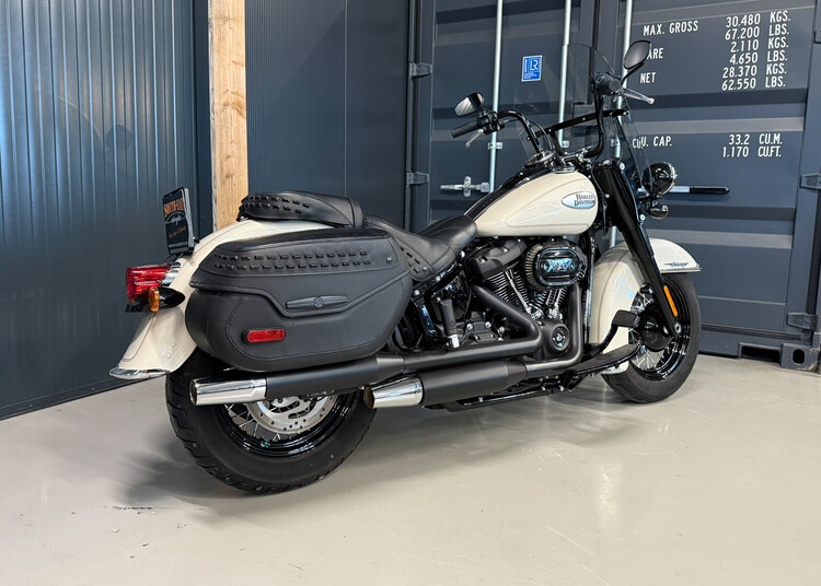 FLHC Heritage Softail Classic 2022