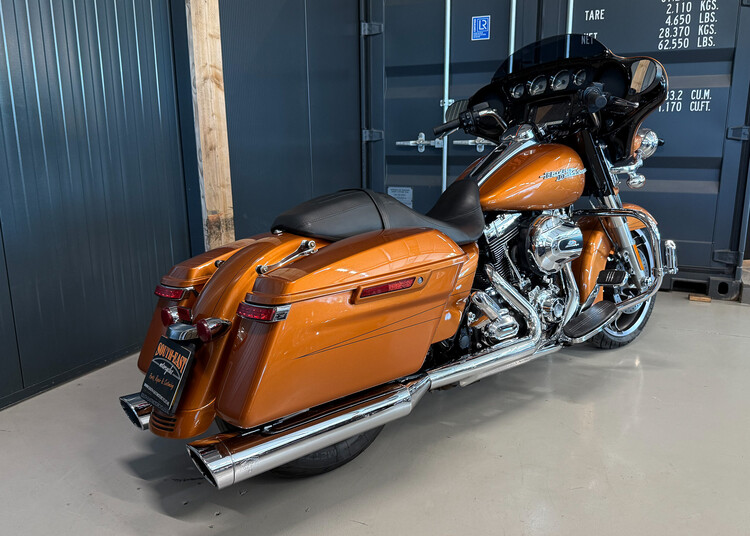 FLHXS 2015 Street Glide Special