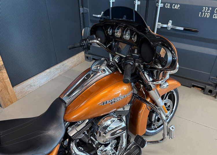 FLHXS 2015 Street Glide Special