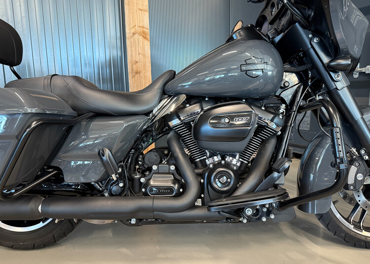 FLHX Street Glide M8 107 2017