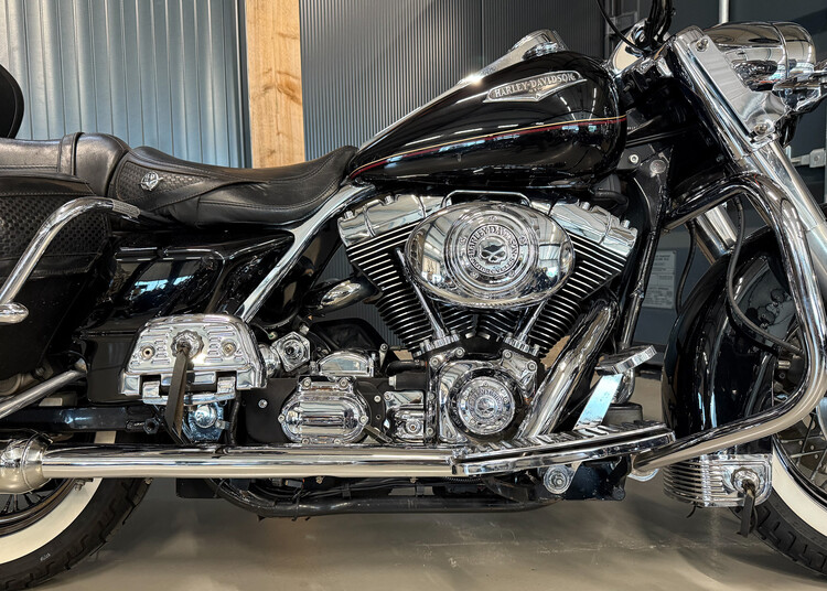 FLHRC Road King 2000