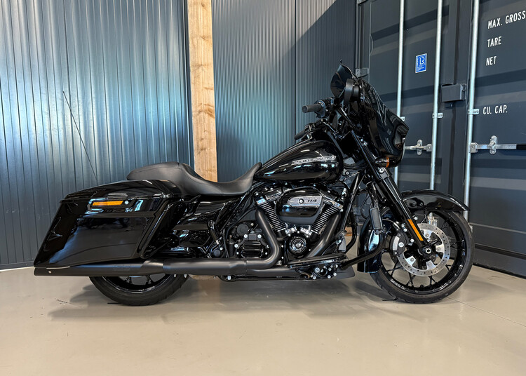 FLHXS 2020 Street Glide Special 