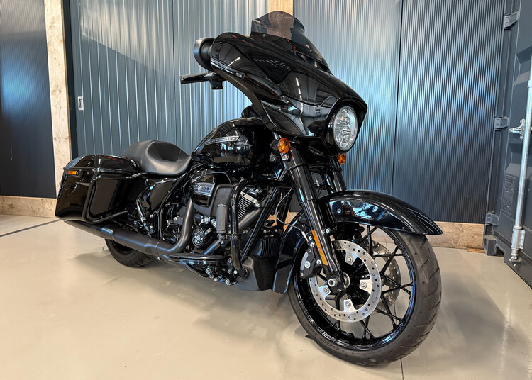 FLHXS 2020 Street Glide Special 