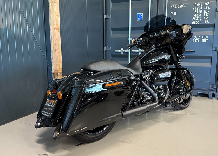 FLHXS 2020 Street Glide Special 