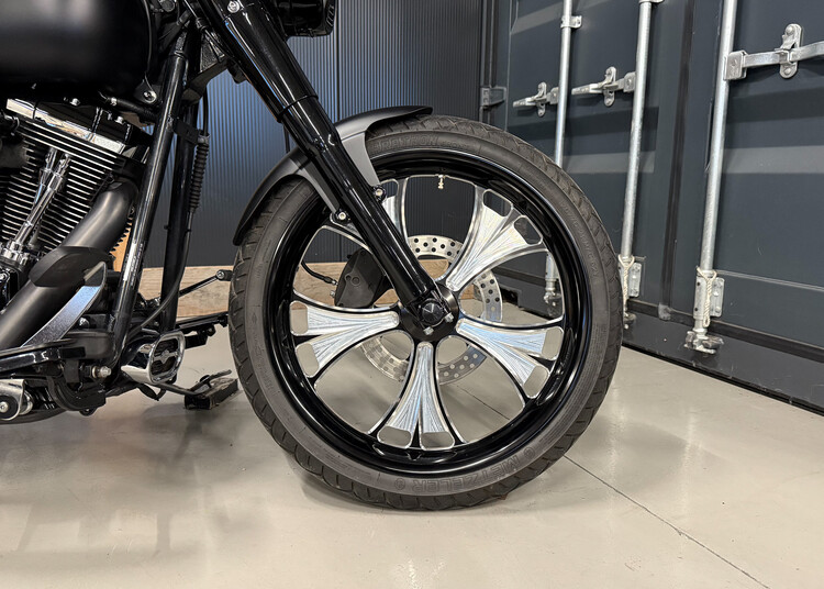 *FLSTF Fatboy Custom 'Contrast Black' 2005