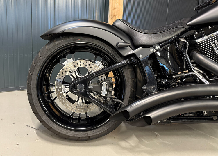 *FLSTF Fatboy Custom 'Contrast Black' 2005
