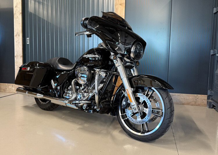 FLHXS 2015 Street Glide Special