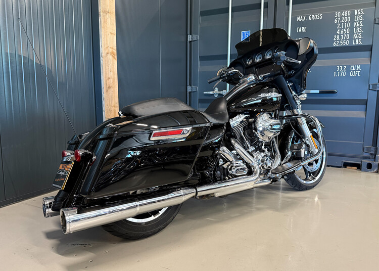 FLHXS 2015 Street Glide Special
