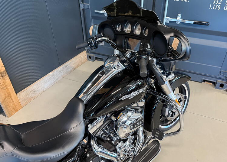 FLHXS 2015 Street Glide Special