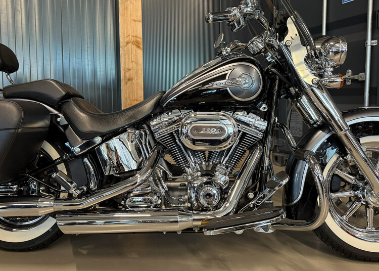 FLSTNSE Softail Deluxe CVO