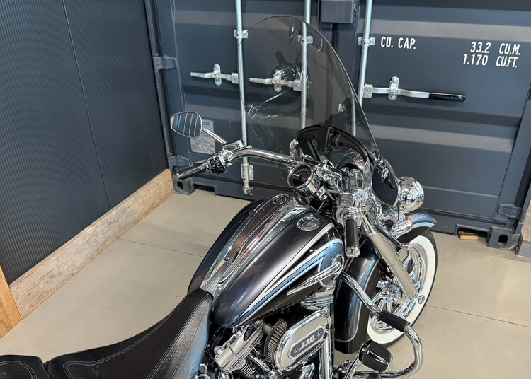 FLSTNSE Softail Deluxe CVO