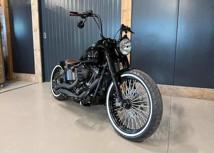 South-East Softail Slim Custom