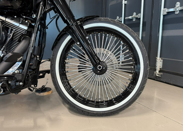 South-East Softail Slim Custom