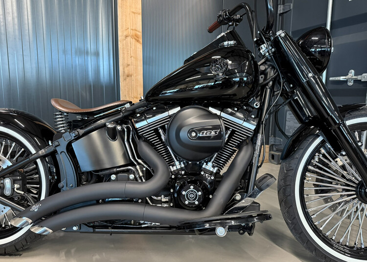 South-East Softail Slim Custom